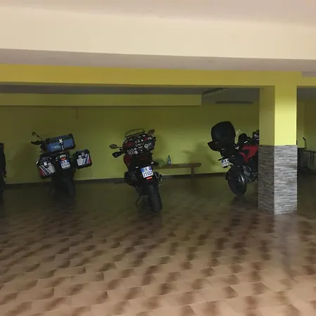 Miramonti Turismo Rurale Hotel 2*