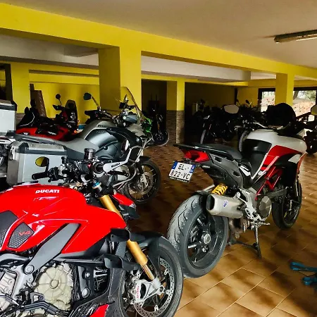 מלון Miramonti Turismo Rurale Seùlo