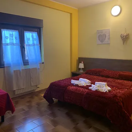 Miramonti Turismo Rurale מלון Seùlo